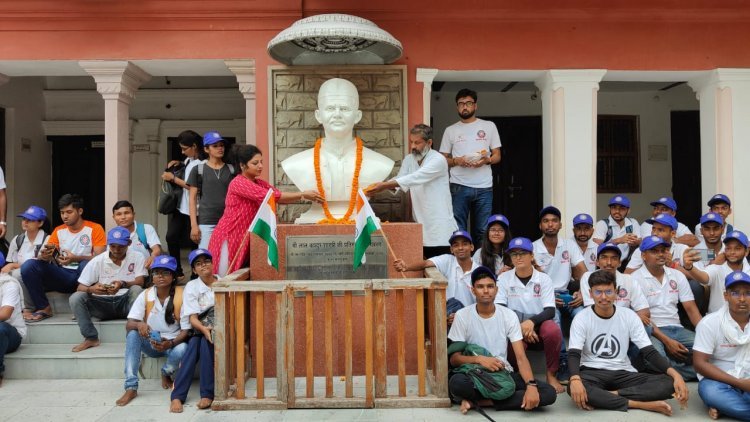 हर घर झंडा अभियान के तरह बीएचयू एन एस एस दे रहा प्रशिक्षण