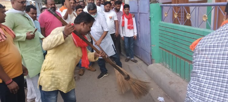 डॉक्टर नीलकंठ तिवारी का भगीरथ प्रयास के स्वच्छता अभियान का  71 दिन हुआ पूर्ण