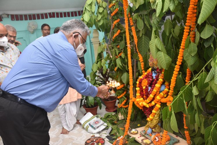 काशी हिन्दू विश्वविद्यालय में श्रद्धापूर्वक व धार्मिक उल्लास के साथ मनाया गया श्रीकृष्ण जन्मोत्सव