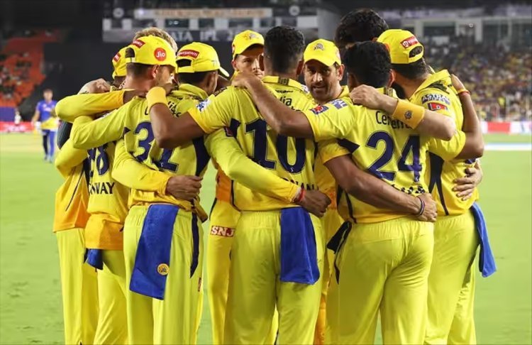 IPL 2023: CSK को लगा झटका, दो हफ्ते के लिए बाहर होंगे स्टार तेज गेंदबाज