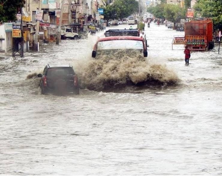 उत्तर प्रदेश में भारी बारिश के कारण पिछले 24 घंटों में 14 लोगों की मौत, गंगा-यमुना उफान पर