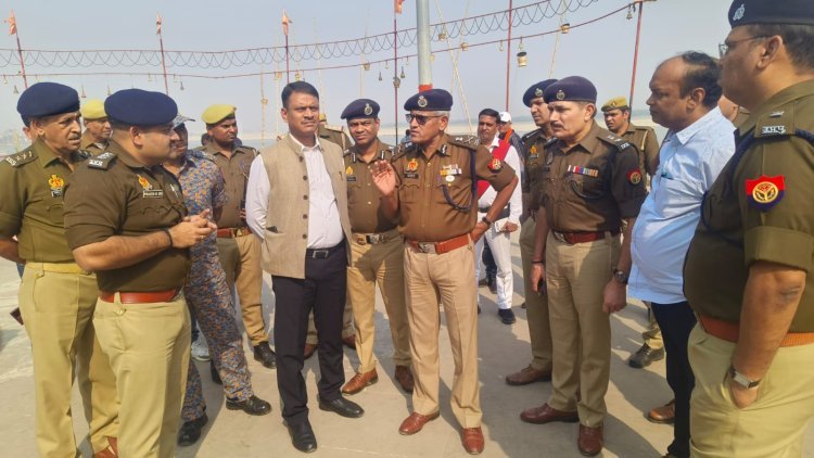 पुलिस कमिश्नर व डीएम ने डाला छठ एवं देव दीपावली के तैयारी की समीक्षा कर अधिकारियों को दिये आवश्यक दिशा-निर्देश